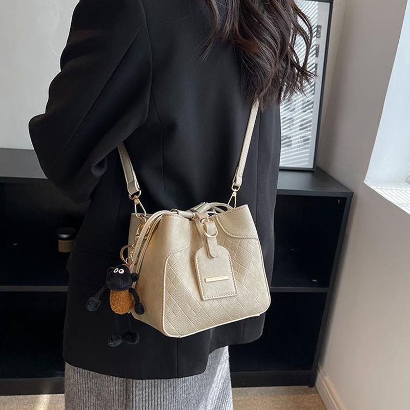 Ielgy Túi Đeo Chéo Nhỏ Phong Cách retro Chất Lượng Cao Kèm Mặt Dây Chuyền Dành Cho Nữ