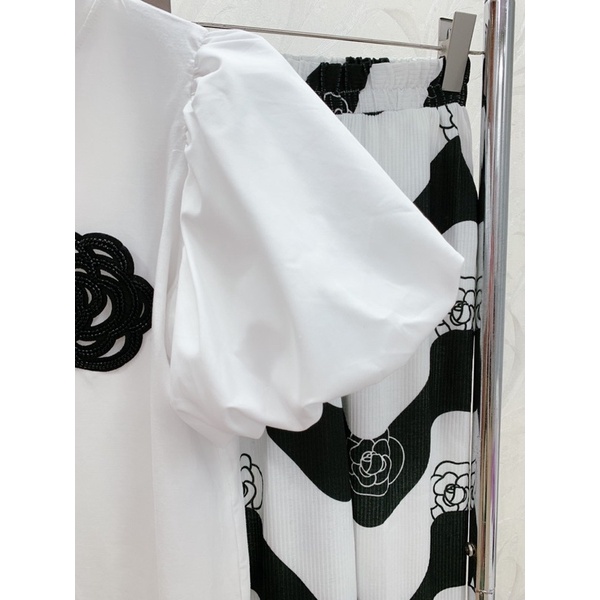 Set áo tay phồng hoa đính chất đẹp quần suông gân sọc