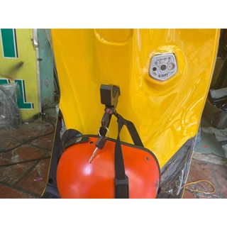 MÓC TREO ĐỒ CÓ KHÓA XE EVO 200