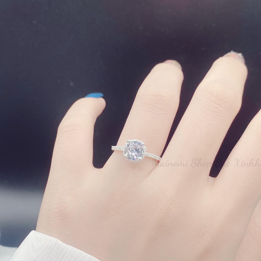 Nhẫn nữ đá cao đế tròn, đá chủ 7ly MAINOMI sang xịn quấn hút chuẩn bạc ta