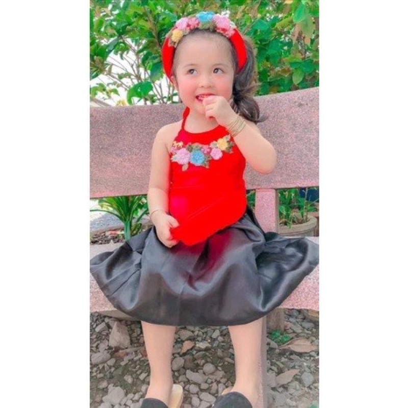 Yếm Đào Lụa Kèm Mấn 2 Màu Cho Bé