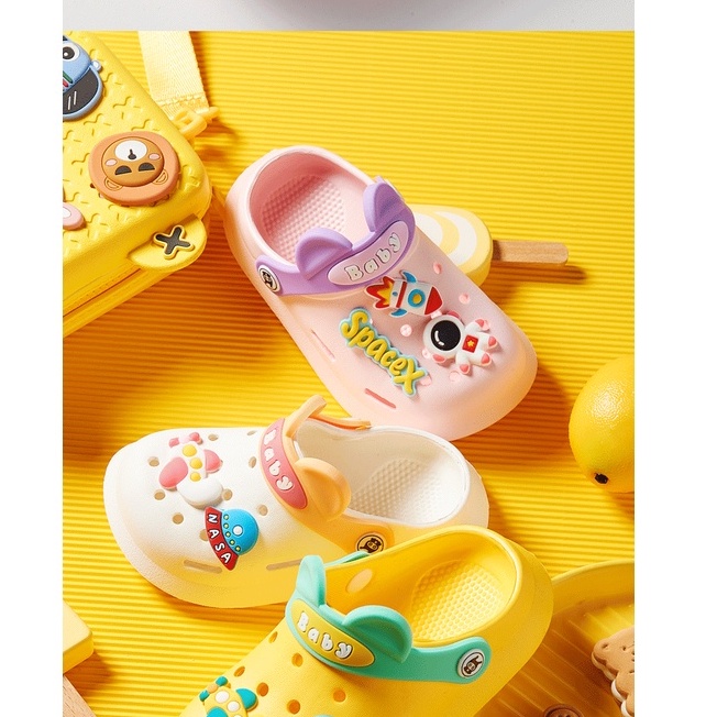 Dép Sục Cho Bé, Sục Cross Bé Trai Bé Gái Từ 1-4 Tuổi Siêu Nhẹ Mềm Êm Chân Chống Trơn Trượt