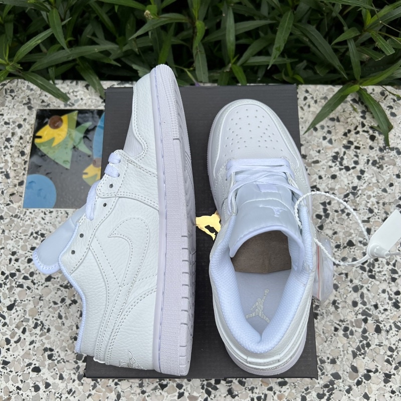 Giày thể thao_Nike Jordann 1low trắng full giày nam nữ cổ thấp phong cách đơn giản dễ phối đồ