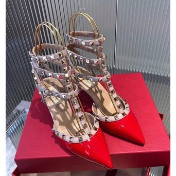Valentino Giày Cao Gót Mũi Nhọn Đính Đinh Tán Phong Cách Cổ Điển Thời Trang 7TH7
