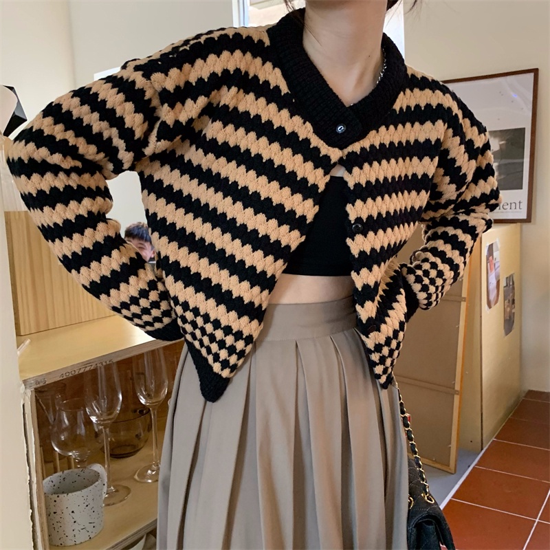 Aphrod Áo Khoác cardigan Dệt Kim Dáng Ngắn Phối Màu Tương Phản Thời Trang Thu Đông Hong Kong Cho Nữ