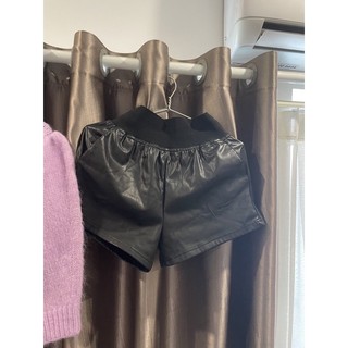 Quần short da size s thanh lý