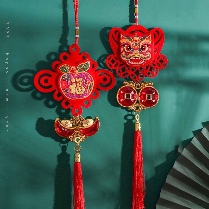 Mặt tua rua đỏ thắt nút Trung Hoa đính đá nhân tạo độc đáo dùng treo trang trí cửa sổ / cửa ra vào vào năm mới, dây treo