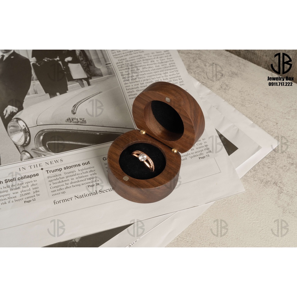Hộp đựng nhẫn cưới Jewelry Box (JB) hình tròn bằng gỗ cao cấp