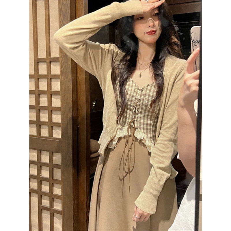 Set Áo Hai Dây + Áo Khoác Cardigan + Chân Váy Lưng Cao Họa Tiết Sọc Caro Xinh Xắn Thời Trang Mùa Thu Cho Nữ