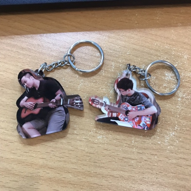 Móc khoá in hình cá nhân theo yêu cầu_móc cắt viền ảnh theo hình