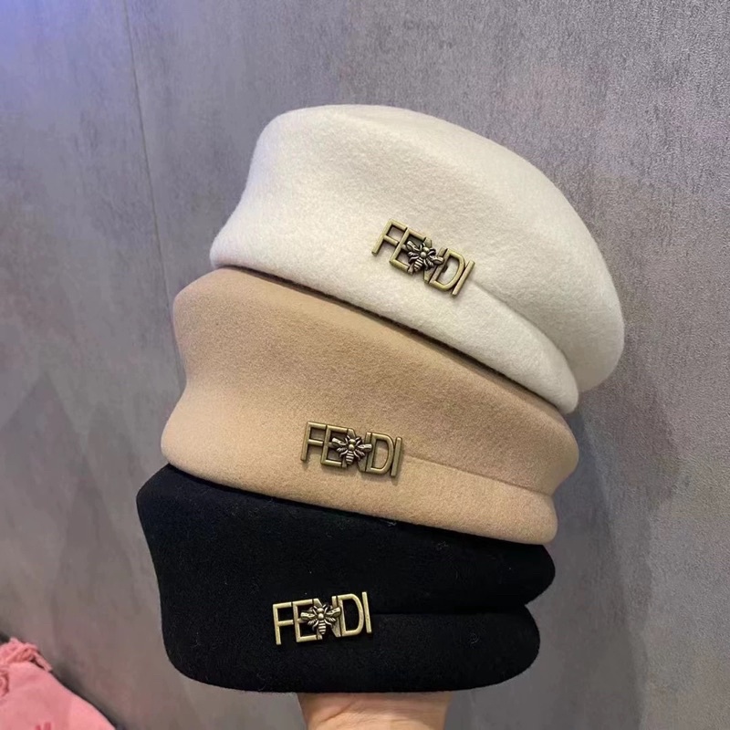Mũ nồi dạ fendi mai phương bùi