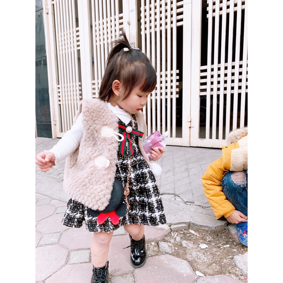 Váy dạ hàn quốc kẻ đen trắng sang chảnh cho bé gái từ 8 đến 25kg