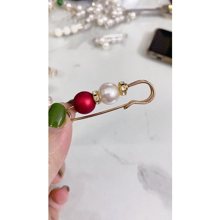 Ghim cài quần áo thu nhỏ eo, và trang trí