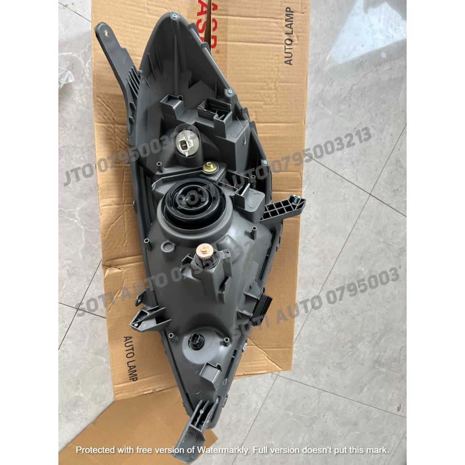 Đèn pha Toyota Innova