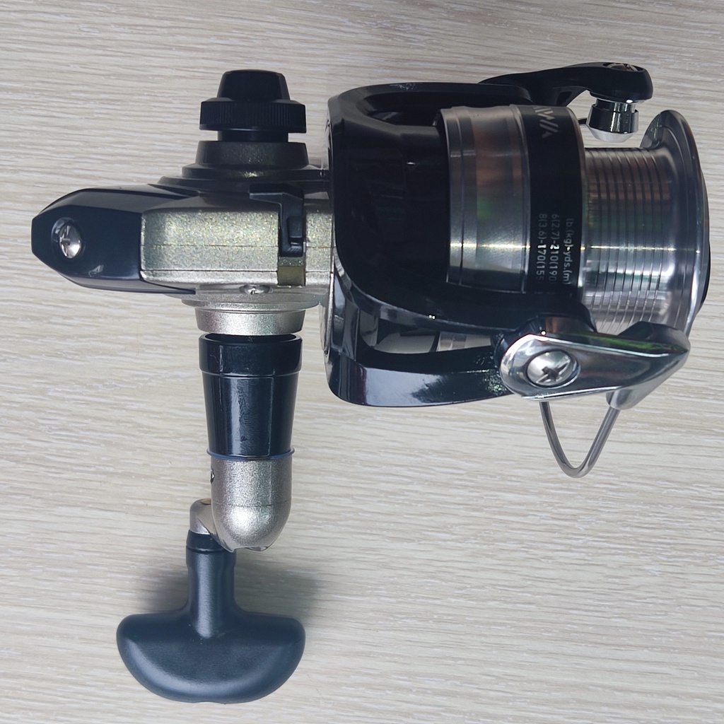 Máy câu đứng DAIWA STRIKEFORCE 2500-B