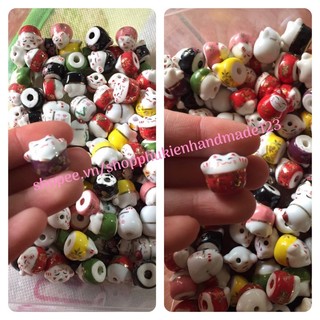 Mèo sứ mini Maneki Neko (Lỗ xỏ dọc)