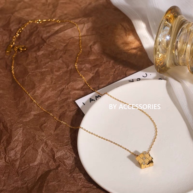 Dây chuyền titan mặt rubik đính đá kiểu phẳng không gỉ WN2246