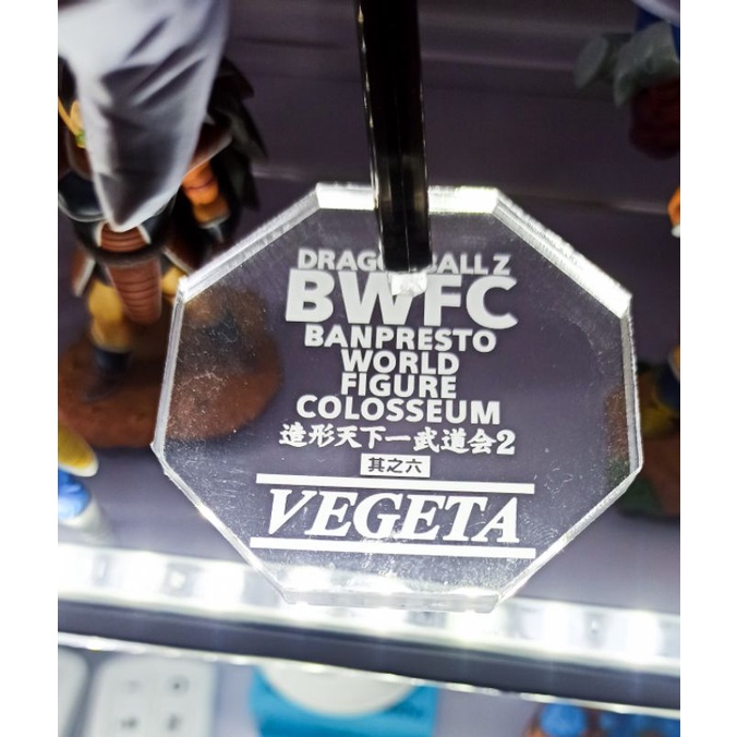 Mô hình Vegeta BWFC base khắc mica