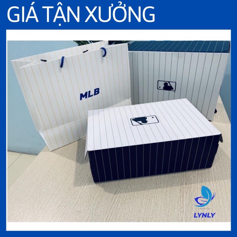 Hộp giày mua thêm cho bạn nào cần vì hàng bán rẻ không box