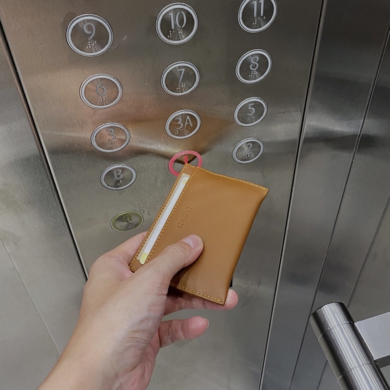 Ví da bò thật đựng thẻ Crush mỏng gọn - Thiết kế chính hãng từ Lemont.