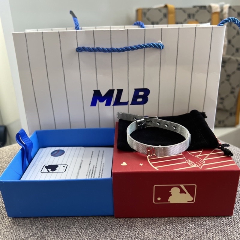 Vòng tay titan Unisex Nam Nữ kèm túi hộp