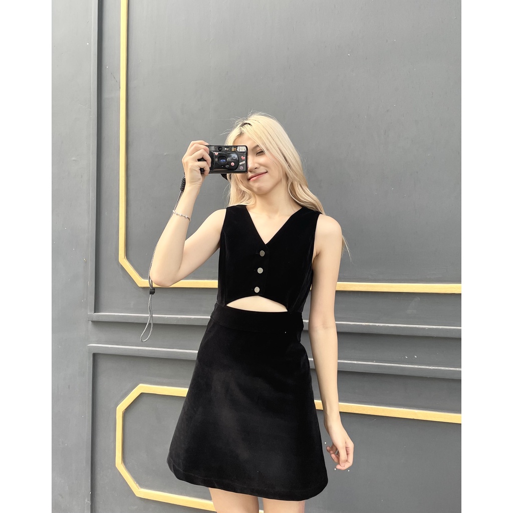 Đầm Suông OLARI Cut Out Eo - OL159