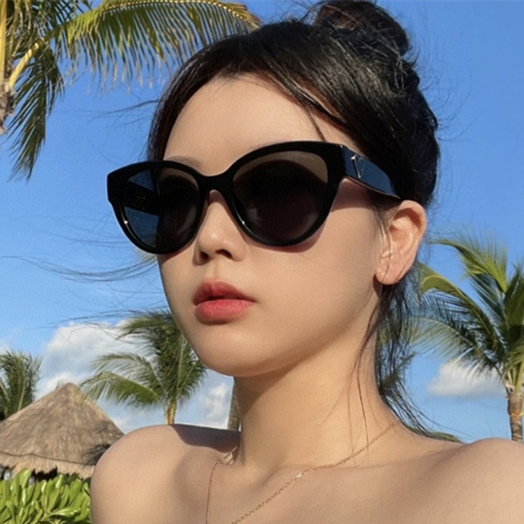 Kính Mát Hình Trái Tim Chống Tia UV400 Sự Bảo Vệ