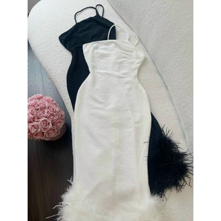 đầm maxi lệch vai phối lông vũ