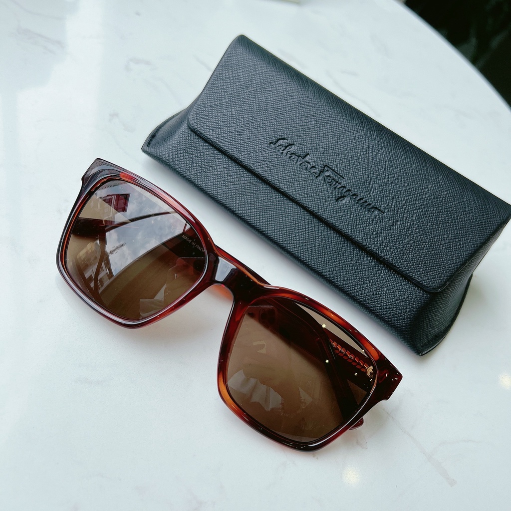 Kính mát Salvatore Ferragamore SF959S Tortoise màu Havana