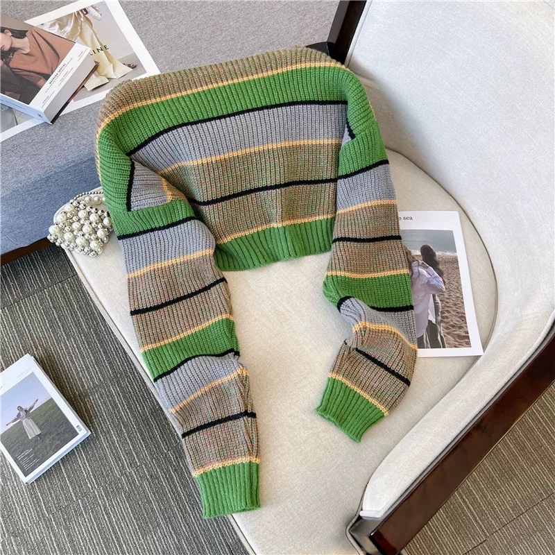 áo len kẻ xanh croptop hot hit (686#)