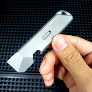 Prybar Titanium - dụng cụ nậy EDC đa năng có mở nắp chai