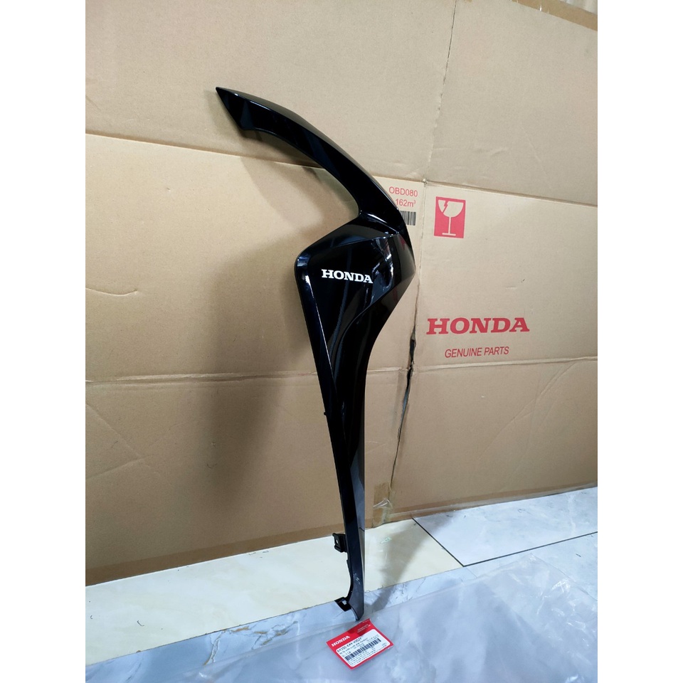 Ốp yếm trước bên phải - bửng yếm HONDA VISION năm 2014-2016-2018-2020 màu Đen bóng. *NH-B25M* 64350K44V00ZF