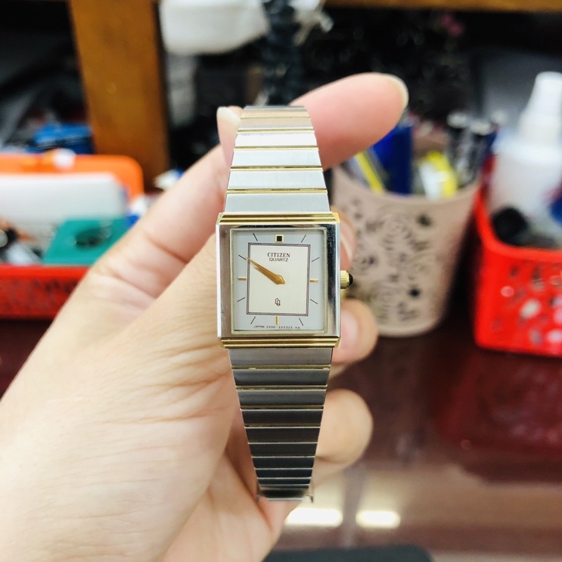 Đồng hồ nữ si nhật dáng tank hiệu Citizen, dây khoá zin