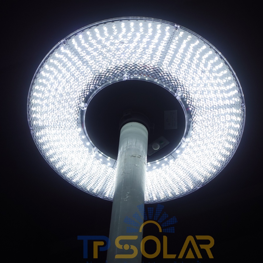 Đèn Sân Vườn Năng Lượng Mặt Trời UFO TP Solar  TP-U600 Công Suất 600W Cảm Biến Chuyển Động, Chống Nước IP65
