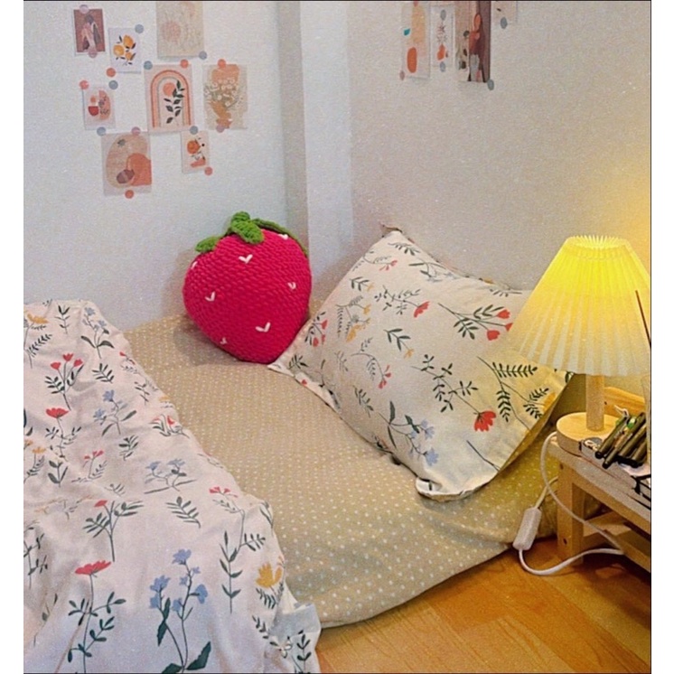 Gối bông quả dâu móc len thủ công