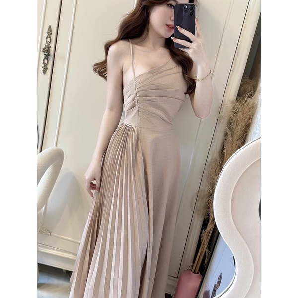 Đầm Maxi Lệch Vai Dập Li CC