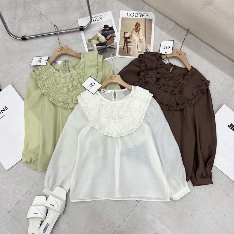 Áo sơ mi hoa ngực bánh bèo