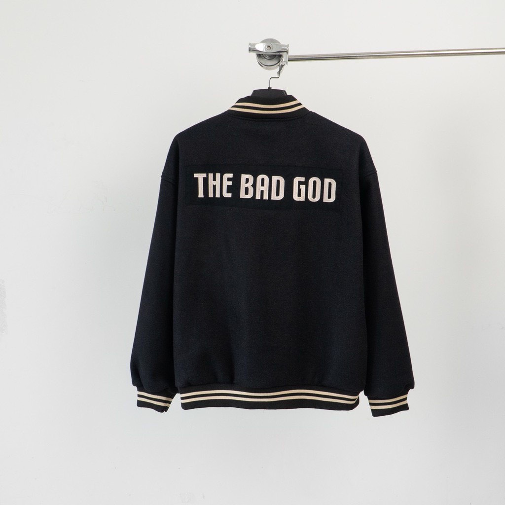 Áo khoác , Bomber nỉ cao cấp hoạ tiết phối chữ THE BAD GOD form rộng nam nữ mặc đều đẹp