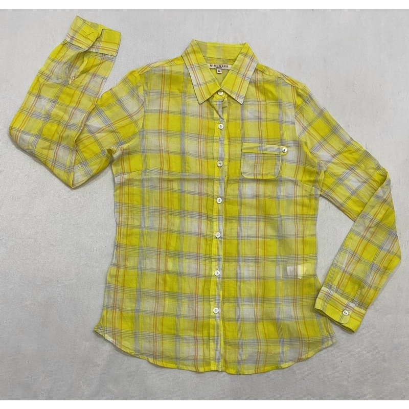 (A663) Áo sơ mi vải kate mỏng màu vàng Nino.maxx (Size S/ Dơ nhẹ) - Thanh lý vnxk