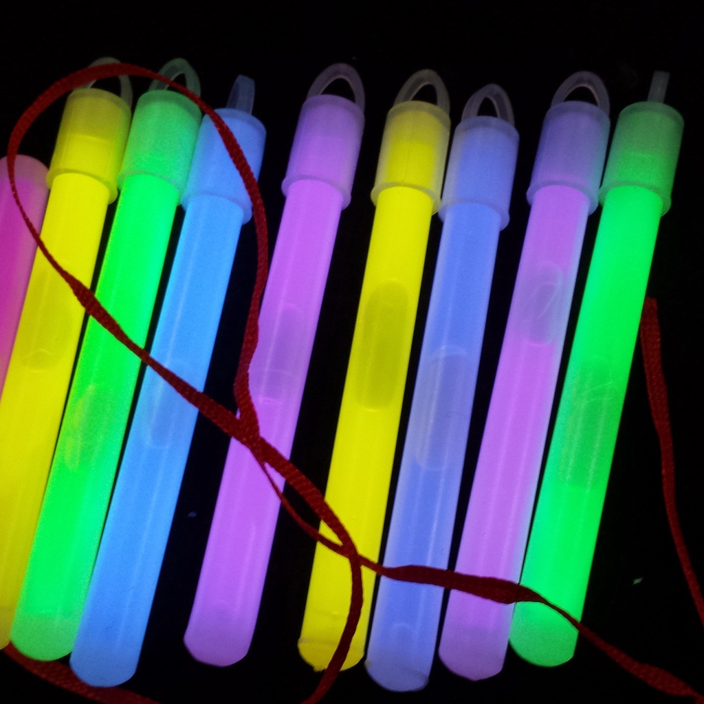 Que phát sáng dạ quang Glow Stick - Light Stick dài 10cm đường kính 1.0cm với màu sắc ngẫu nhiên phù hợp cho buổi party