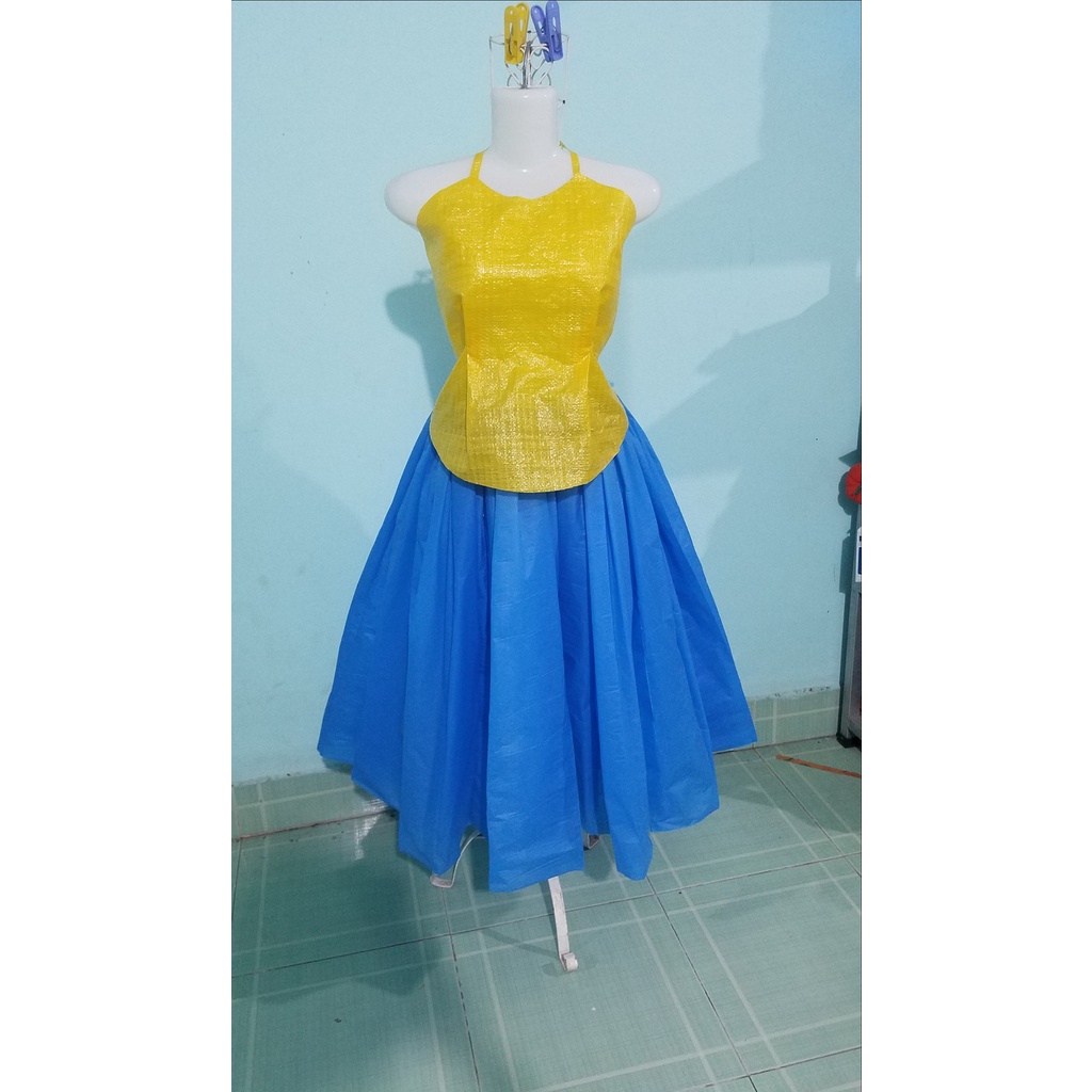 Thời trang tái chế đơn giãn áo yếm và váy | BigBuy360 - bigbuy360.vn