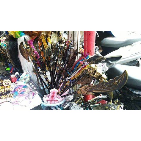 Đồ chơi lưỡi hái rìu búa nhựa chơi hóa trang cosplay