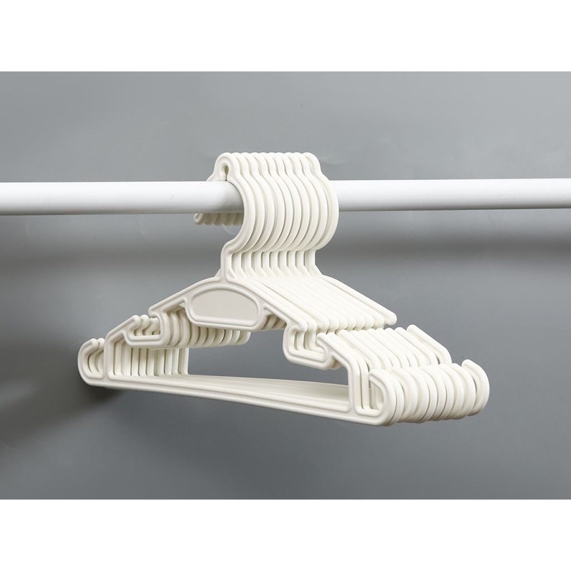 Móc phơi quần áo cho bé