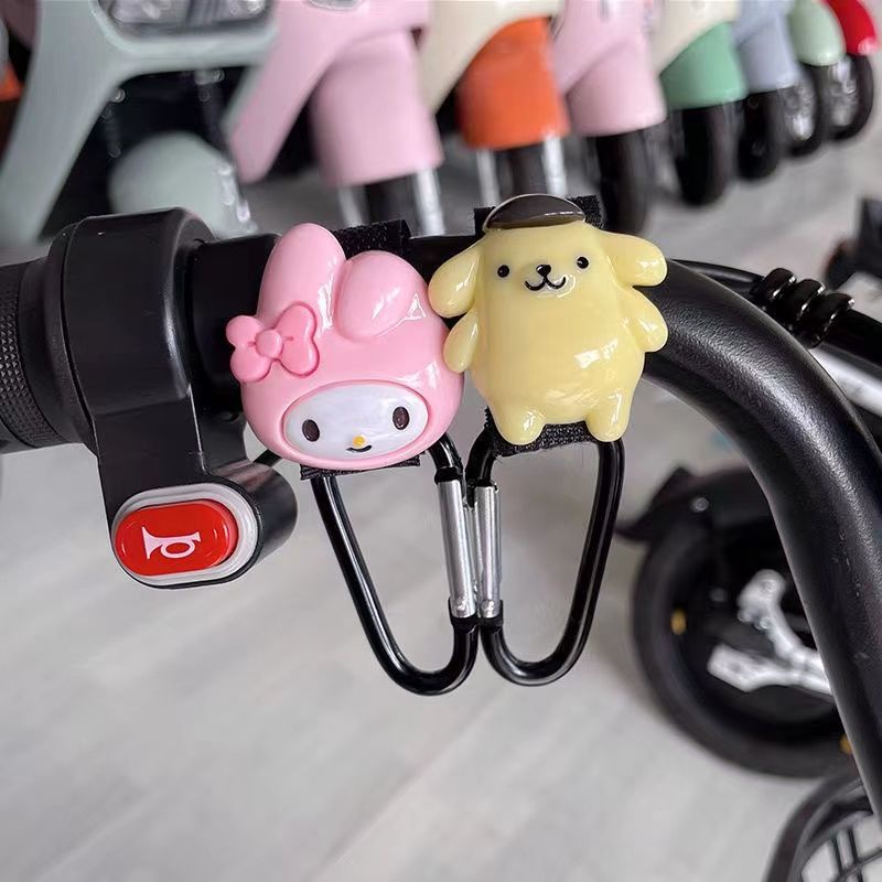 Móc Treo Đồ Gắn Xe Đẩy Em Bé / Xe Máy / Xe Hơi Họa Tiết Hoạt Hình Dễ Thương Tiện Dụng