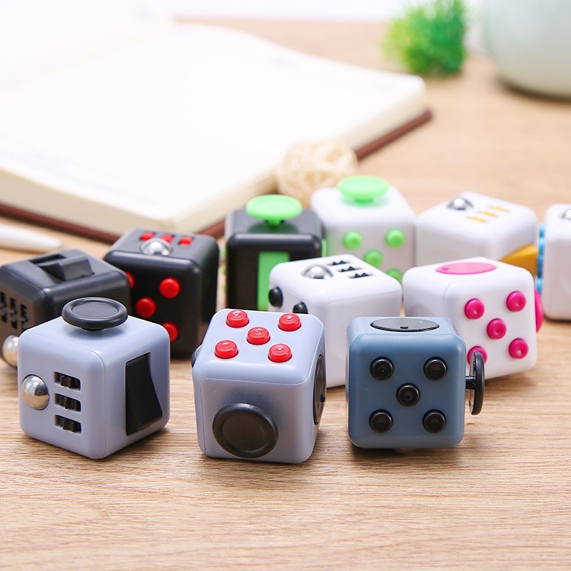 Đồ chơi giải trí giảm stress Fidget Cube TomcityVN 6 mặt 6 chức năng Giao màu ngẫu nhiên