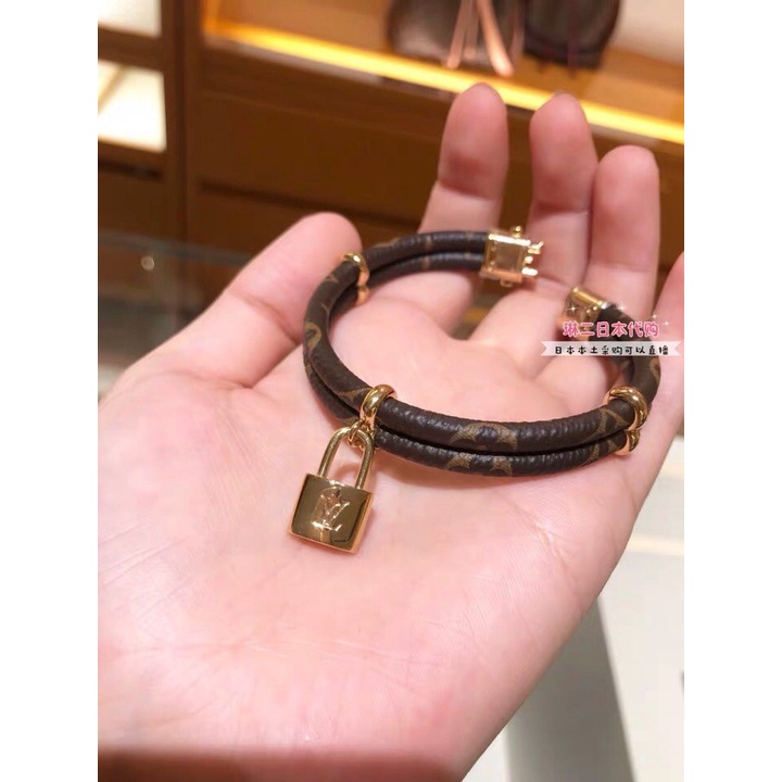 Vòng Tay Louis Vuitton Bằng Thép Titan Họa Tiết LV Monogram