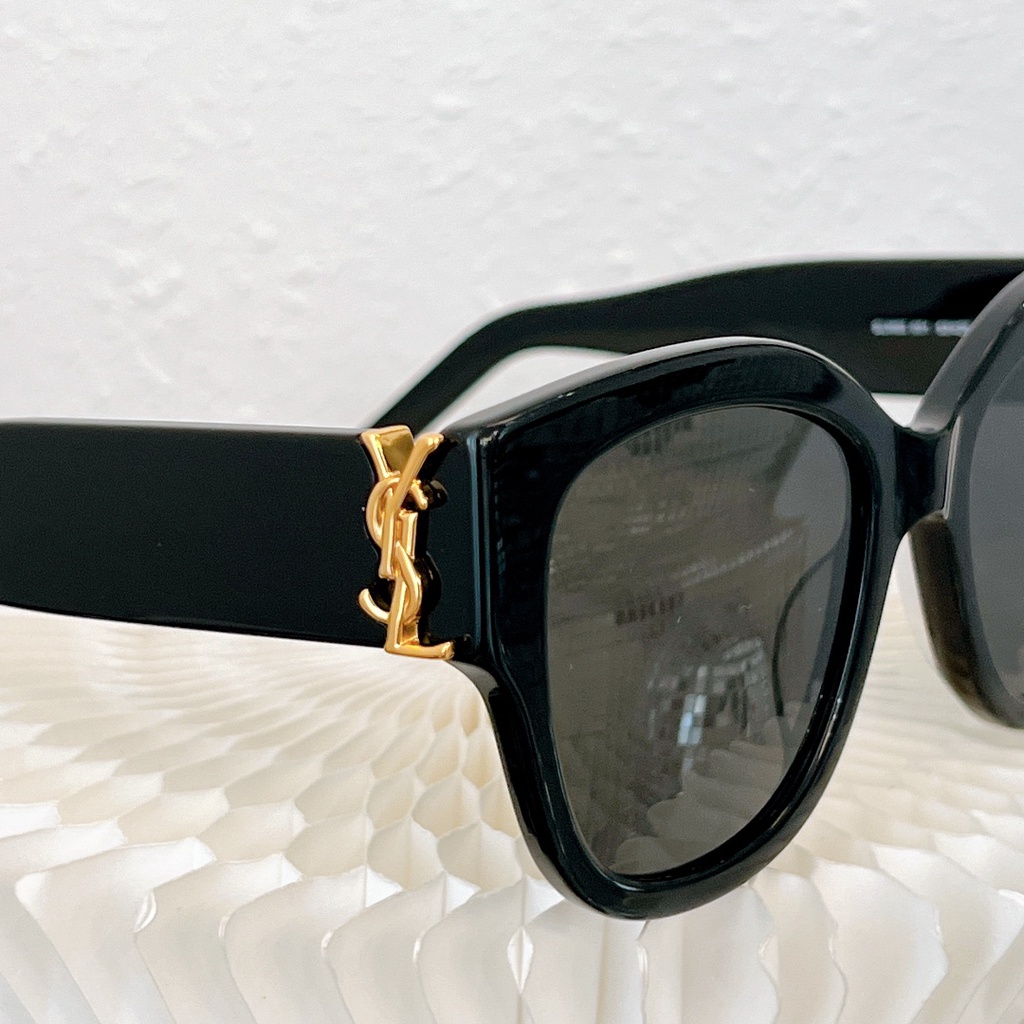 Kính Mát Hình Hoa Hồng M95 / F