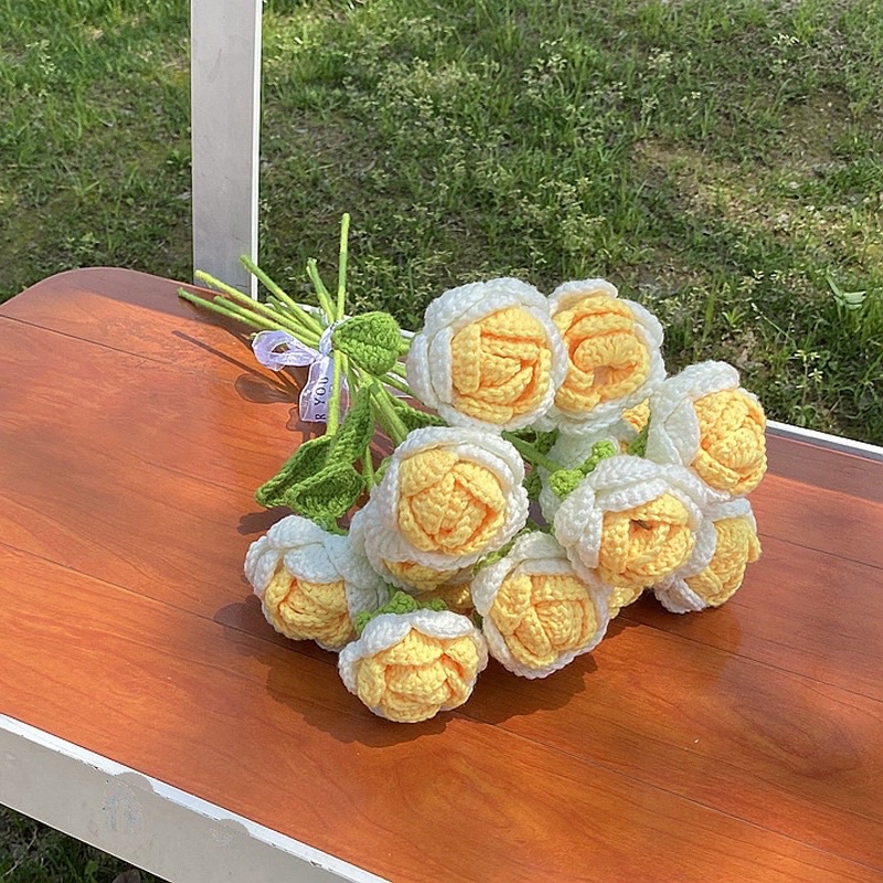 Hoa Hồng Len Màu Gradient Làm Quà Tặng Trang Trí Độc Đáo Sang Chảnh