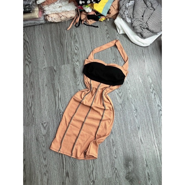 Đầm Maxxi Body Tay Ngắn Tà Xéo CELTNE Viền Bự