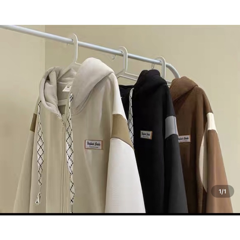 Áo khoác " phối màu vai  " thêu " LOGO " Nhỏ